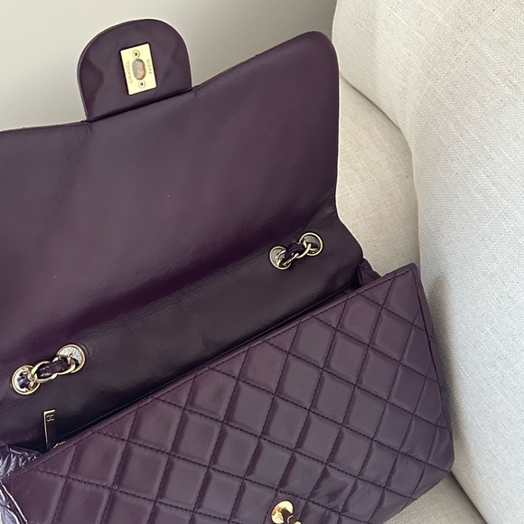 CHANEL Purple Goatskin Single Flap Jumbo GHW - Picture 4 of 16